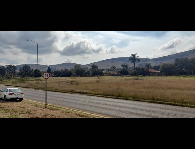8,224M² VACANT LAND FOR SALE IN SUIDERBERG